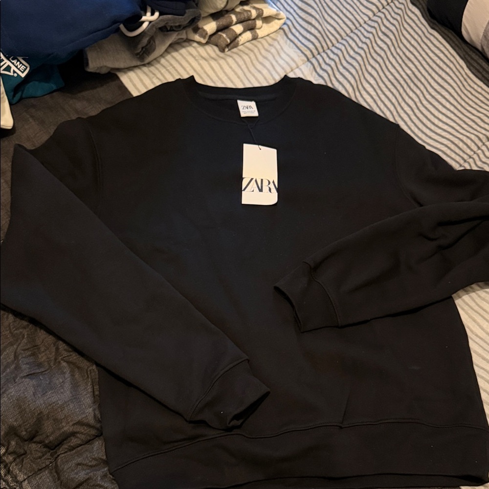 Zara Men's Classic Black Crewneck Sweater